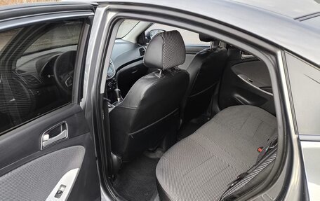 Hyundai Solaris II рестайлинг, 2012 год, 1 075 000 рублей, 13 фотография