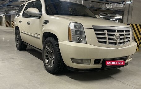 Cadillac Escalade III, 2010 год, 2 400 000 рублей, 3 фотография