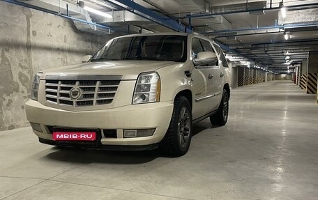 Cadillac Escalade III, 2010 год, 2 400 000 рублей, 2 фотография