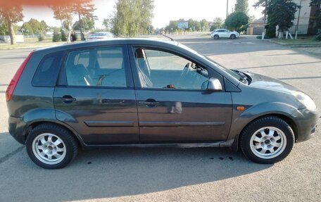 Ford Fiesta, 2007 год, 450 000 рублей, 2 фотография