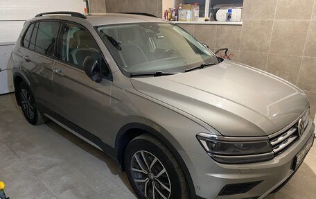 Volkswagen Tiguan II, 2019 год, 2 360 000 рублей, 1 фотография