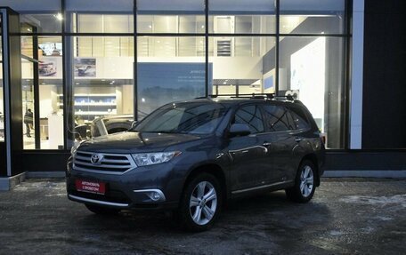 Toyota Highlander III, 2011 год, 2 300 000 рублей, 1 фотография