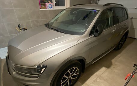 Volkswagen Tiguan II, 2019 год, 2 360 000 рублей, 2 фотография