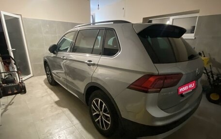 Volkswagen Tiguan II, 2019 год, 2 360 000 рублей, 3 фотография