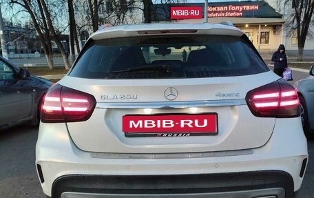 Mercedes-Benz GLA, 2018 год, 2 000 000 рублей, 2 фотография