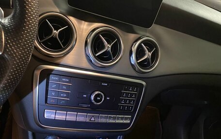 Mercedes-Benz GLA, 2018 год, 2 000 000 рублей, 9 фотография