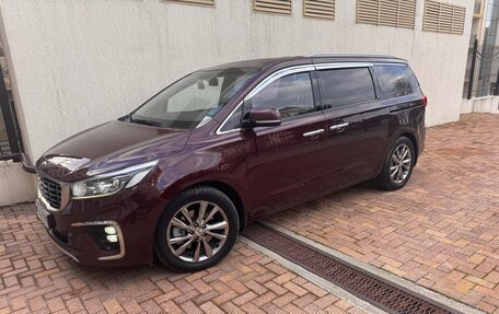 KIA Carnival III, 2018 год, 3 270 000 рублей, 1 фотография