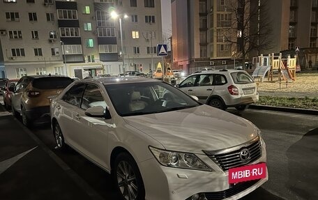 Toyota Camry, 2014 год, 2 035 000 рублей, 3 фотография