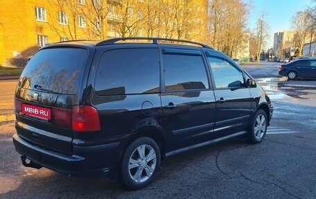 SEAT Alhambra II рестайлинг, 2009 год, 760 000 рублей, 3 фотография