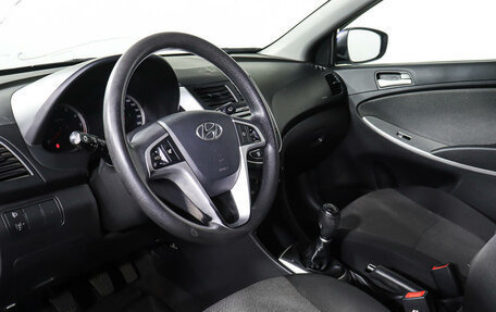 Hyundai Solaris II рестайлинг, 2011 год, 787 000 рублей, 16 фотография