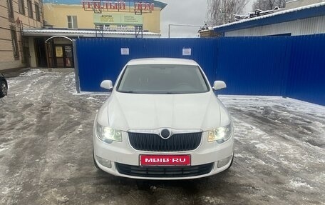 Skoda Superb III рестайлинг, 2012 год, 1 350 000 рублей, 1 фотография