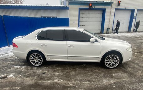 Skoda Superb III рестайлинг, 2012 год, 1 350 000 рублей, 3 фотография