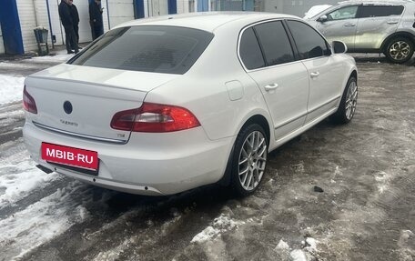 Skoda Superb III рестайлинг, 2012 год, 1 350 000 рублей, 11 фотография