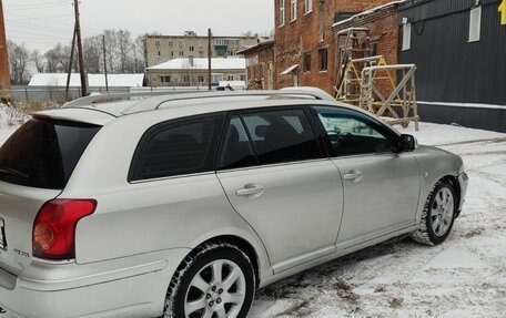 Toyota Avensis III рестайлинг, 2006 год, 750 000 рублей, 2 фотография