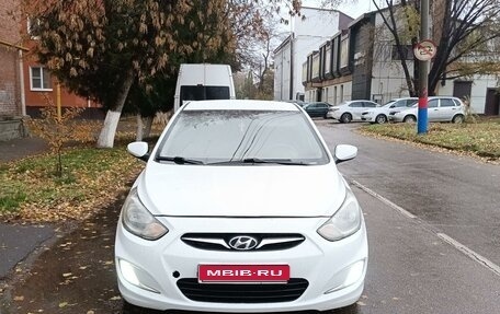 Hyundai Solaris II рестайлинг, 2013 год, 950 000 рублей, 1 фотография