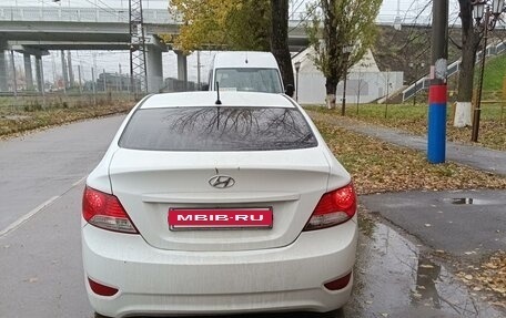 Hyundai Solaris II рестайлинг, 2013 год, 950 000 рублей, 3 фотография