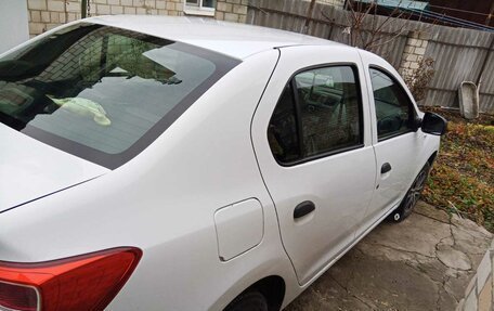 Renault Logan II, 2014 год, 900 000 рублей, 3 фотография