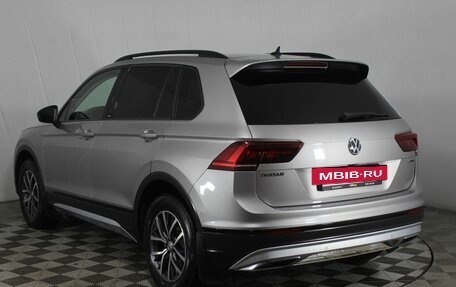 Volkswagen Tiguan II, 2018 год, 2 820 000 рублей, 7 фотография