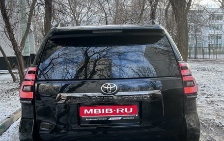 Toyota Land Cruiser Prado 150 рестайлинг 2, 2020 год, 7 150 000 рублей, 6 фотография