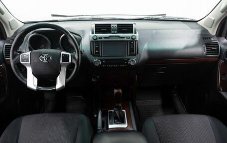 Toyota Land Cruiser Prado 150 рестайлинг 2, 2015 год, 3 190 000 рублей, 16 фотография