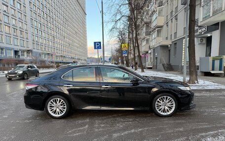 Toyota Camry, 2018 год, 3 250 000 рублей, 5 фотография