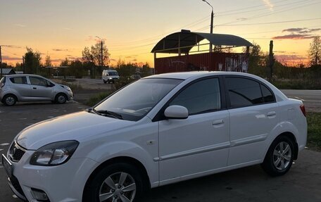 KIA Rio II, 2011 год, 700 000 рублей, 4 фотография