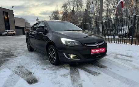 Opel Astra J, 2013 год, 720 000 рублей, 1 фотография