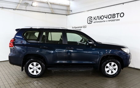 Toyota Land Cruiser Prado 150 рестайлинг 2, 2021 год, 5 150 000 рублей, 12 фотография