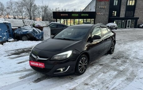 Opel Astra J, 2013 год, 720 000 рублей, 2 фотография