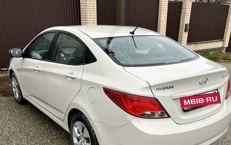 Hyundai Solaris II рестайлинг, 2014 год, 1 100 000 рублей, 3 фотография