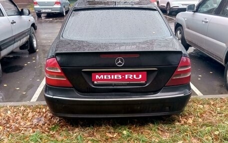 Mercedes-Benz E-Класс, 2004 год, 600 000 рублей, 3 фотография