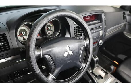 Mitsubishi Pajero IV, 2013 год, 2 850 000 рублей, 6 фотография