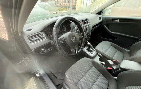 Volkswagen Jetta VI, 2013 год, 1 280 000 рублей, 12 фотография