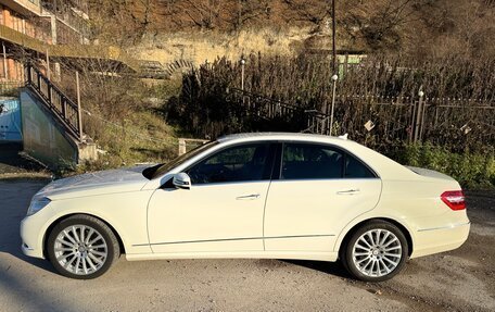 Mercedes-Benz E-Класс, 2011 год, 2 500 000 рублей, 8 фотография