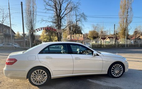 Mercedes-Benz E-Класс, 2011 год, 2 500 000 рублей, 16 фотография