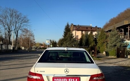 Mercedes-Benz E-Класс, 2011 год, 2 500 000 рублей, 11 фотография