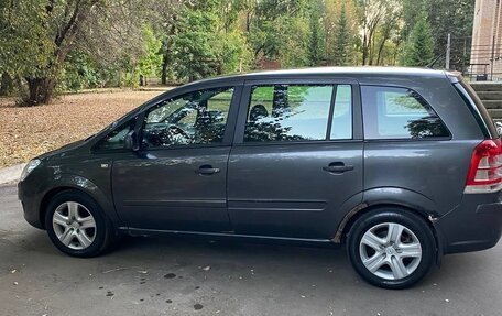 Opel Zafira B, 2010 год, 600 000 рублей, 3 фотография