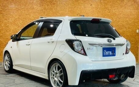 Toyota Vitz, 2020 год, 1 050 000 рублей, 6 фотография