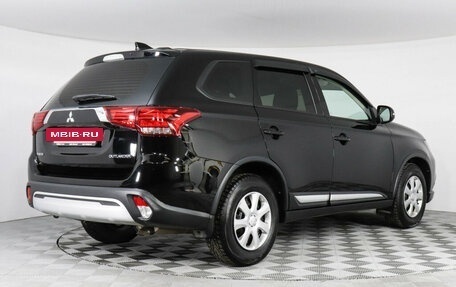 Mitsubishi Outlander III рестайлинг 3, 2019 год, 2 297 000 рублей, 5 фотография