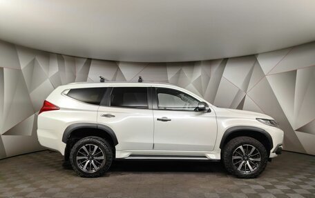 Mitsubishi Pajero Sport III рестайлинг, 2017 год, 3 387 700 рублей, 6 фотография