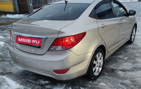 Hyundai Solaris II рестайлинг, 2012 год, 900 000 рублей, 2 фотография