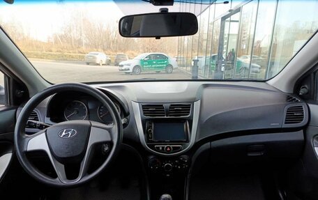 Hyundai Solaris II рестайлинг, 2015 год, 921 000 рублей, 17 фотография