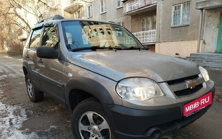 Chevrolet Niva I рестайлинг, 2018 год, 800 000 рублей, 1 фотография