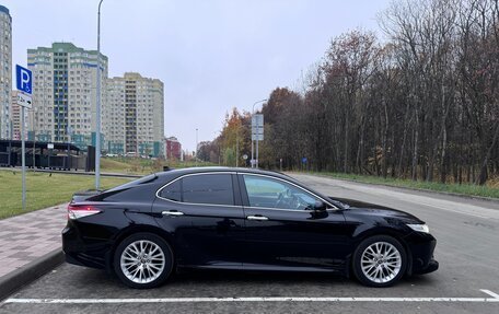 Toyota Camry, 2019 год, 2 800 000 рублей, 4 фотография