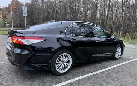 Toyota Camry, 2019 год, 2 800 000 рублей, 8 фотография