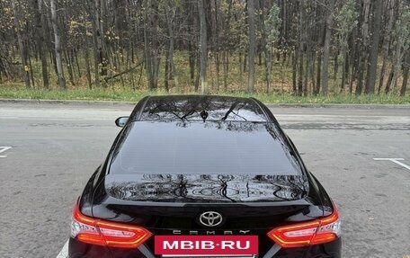 Toyota Camry, 2019 год, 2 800 000 рублей, 5 фотография