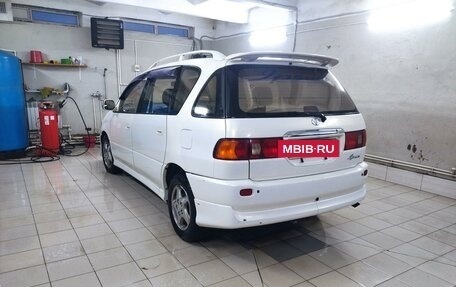 Toyota Ipsum II, 2001 год, 550 000 рублей, 5 фотография