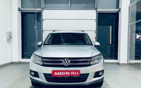 Volkswagen Tiguan I, 2011 год, 996 000 рублей, 2 фотография