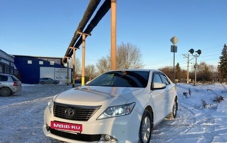 Toyota Camry, 2013 год, 2 100 000 рублей, 4 фотография