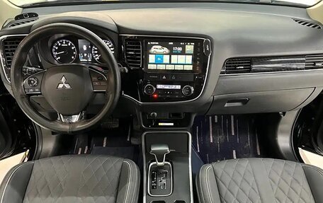 Mitsubishi Outlander III рестайлинг 3, 2022 год, 2 430 010 рублей, 6 фотография